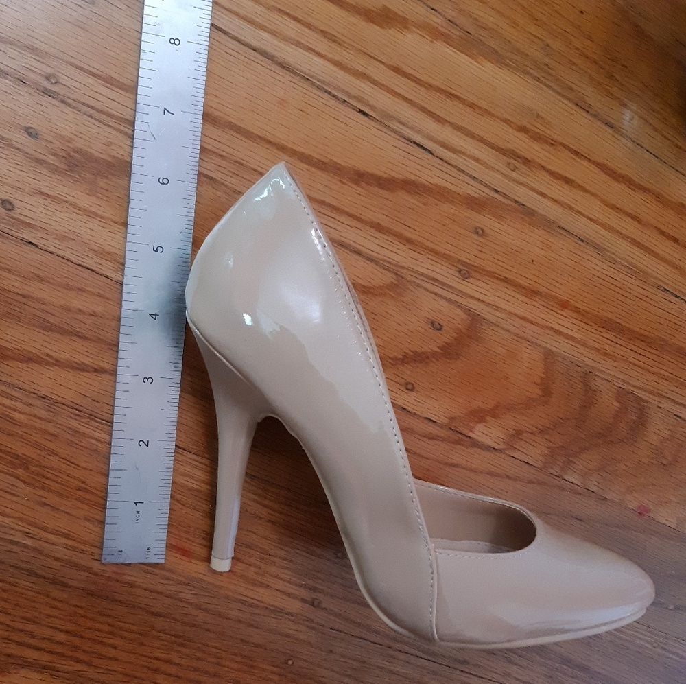 Heels - Picture 2 of 8